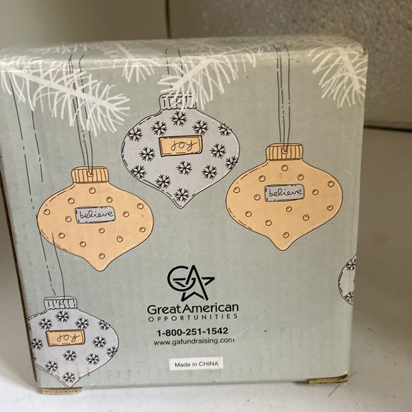 Ornaments Two of them’joy’ & believe’ very thin grey & white new condition - Picture 5 of 5